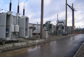 Montuojame ir rekonstruojame transformatorines pastotes ir elektros skirstyklas.