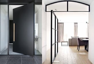 Puerta corredera de cristal con estructura metálica en arco, integrando entrada con diseño contemporáneo y elegante