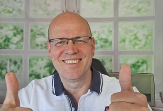 Wenn du in 30 Tagen 5 Kilo Gewicht verlieren willst, melde dich jetzt zum kostenfreien Minikurs an.
