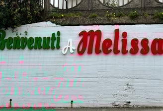 a sign that says,'benvenuti a melissa