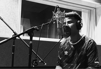 artist recording in gr records