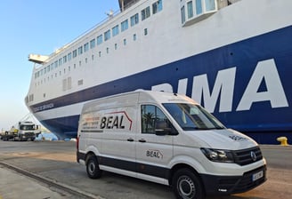 Furgoneta de transporte a islas baleares