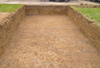 réalisation d'un terrassement pour une piscine suivant les plans du client