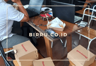 Instalasi dan training software warehouse management system