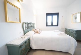 Casa rural hasta 11 personas. Finca alojamiento hasta 35 personas