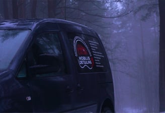 žiemos ryte – automobilių estetikos ir priežiūros paslaugos Vilniuje.