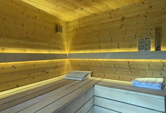 Sauna sibérien des Gardannes peut accueillir jusqu'à 4 personnes.