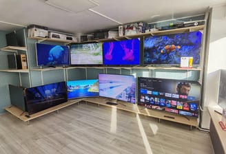 Découvrez notre sélection de TV en occasion recondition" ou toute neufs dans notre boutique Hifi Bar. Réparation et reprise 