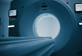 Moderno equipamento de Tomografia