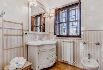 Stanza Fiordaliso vista bagno