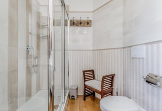 Stanza Fiordaliso altra vista bagno