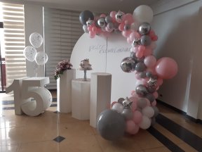 DECORACION CON GLOBOS PARA FIESTAS DE CUMPLEAÑOS Y CELEBRACIONES ESPECIALDE AMBIENTES EN GREENVILLE