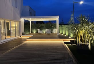 une pergola photovoltaique avec led integré