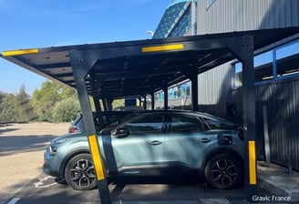 ombriere photovoltaique pour vehicule