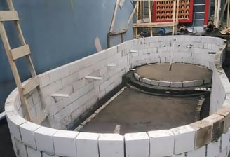 pembuatan kolam renang struktur beton.