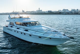 Exemple de Yacht que nous avons en location pour des excursions à Lisbonne