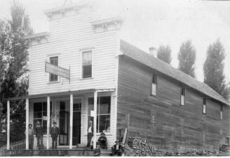 The Little Pine Lodge - Mitchell, Oregon - circa 1890