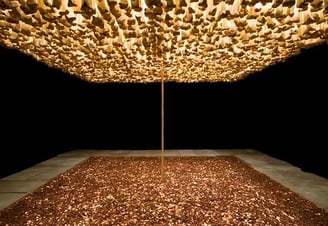 Missão/Missões (Como construir catedrais)” de Cildo Meireles