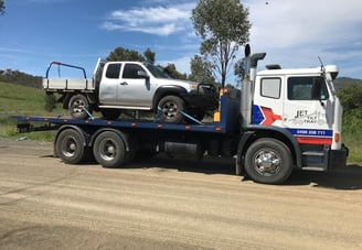 transporting ute; towing 4WD, 4x4; mechanical breakdown, broke down