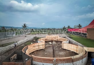 pembuatan kolam renang umum di perumahan.