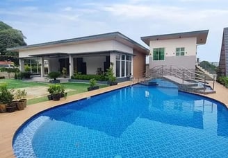 Kolam renang minimalis yang di buat dayanapool