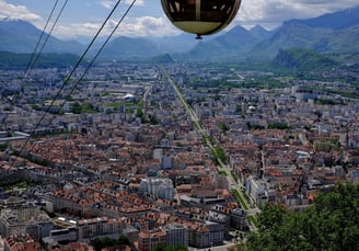 Grenoble vue de la Bastille, une belle journée de printemps où l'air était particulièrement pur...