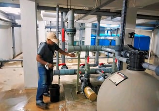 pemasangan pompa, filter dan instalasi kolam renang