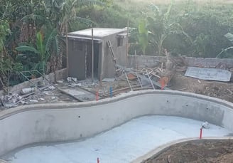 Pembuatan kolam renanag struktur beton oleh kontraktor kolam renang dayanapool
