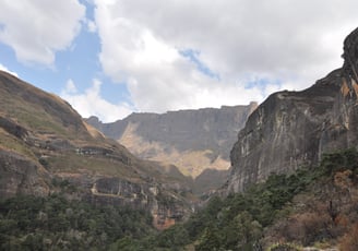 Tugela gorge walk and Policemans Helmet, Thendele Upper Camp, Drakensberg Amphitheatre, South Africa