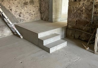 Réalisation dalle et marches béton