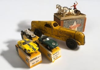 6 jouets ancien, voitures en tôle