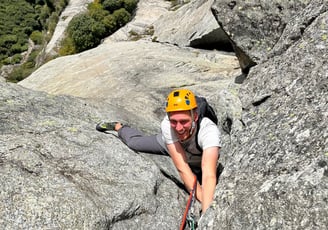 Climbing on Oceano Irrazionale, Val di Mello