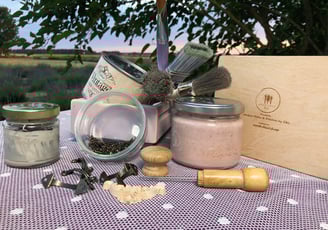 Kūrybinės dirbtuvėlės. Medžio dekoravimas Shabby Chic stiliumi