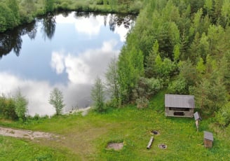 Trys kalnelė poilsiavietė