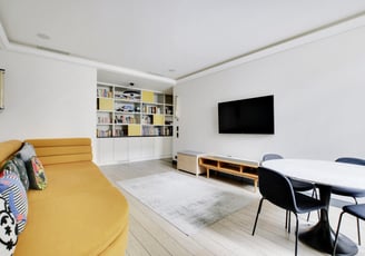 Kids’ lounge at Villa Bastille with Nintendo Switch and table