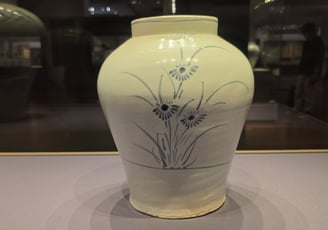 Joseon orchid design jar