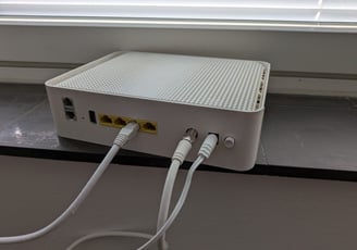 Sisäverkon reititin asennettu ja käyttöönotettu kotikäynnin yhteydessä.