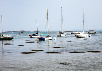 Bretagne, marée basse en baie de Pommelin