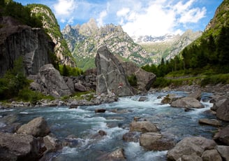 Sport climbing in Valmasino