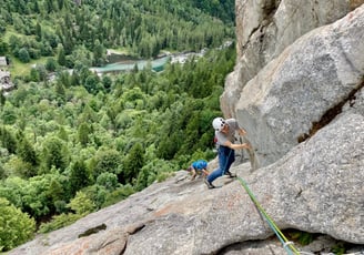 Trad climbing on Alba del Nirvana