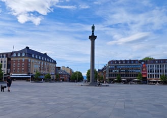 City centre square with monument in Trondheim