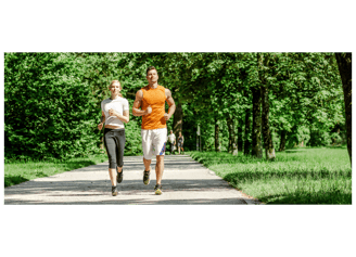Homme et femme qui courent