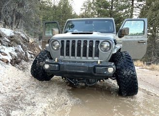 broken axle suspension jeep rock crawling with hawkes outdoors