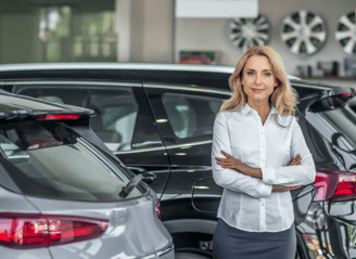 Concesionario venta de automoviles con grabado de patente certificado