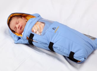 Переносний інкубатор для немовлят від Embrace Global розроблен дизайн-мисленням