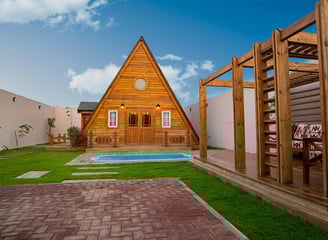 Tony Haus mit Pool und Terrasse