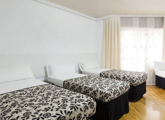 Alojamiento para 2, 3 o 4 personas con baño privado en Logroño centro
