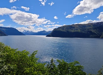 Kokarsteinen view of mountain and river