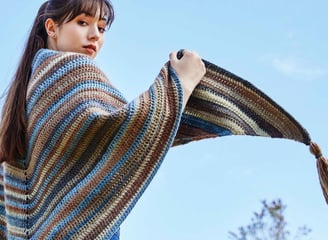 Triangle Throw - Kimana Print (Lincraft)