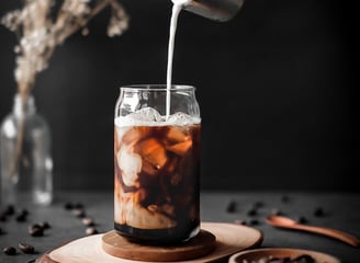Latte 拿铁   Espresso with fresh milk. 浓缩咖啡加鲜牛奶